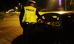 Pijana 32-latka kierowała volkswagenem passatem. Miała blisko dwa promile