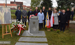 W Kamieńcu Ząbkowickim uroczyście otwarto skwer im. śp. Marii i Lecha Kaczyńskich 