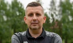 „Kadrowo mamy niezły zespół i rewolucji nie planuję.” Wywiad z Rafałem Markowskim, trenerem Orła
