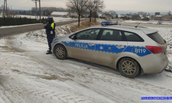 Za chwilę święta Bożego Narodzenia. Policja: Bezpieczeństwo na drogach zależy od nas wszystkich