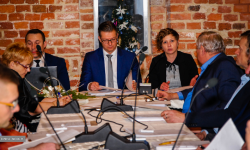 Budowa inkubatora przedsiębiorczości w Stoszowicach i remonty dróg. Plany inwestycyjne na 2022 rok