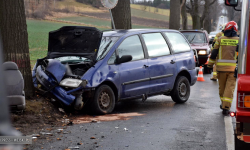 Kolizja z udziałem dwóch osobówek za Kamieńcem Ząbkowickim. Są utrudnienia w ruchu [foto]
