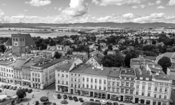 Trzy razy więcej zgonów niż urodzeń. Statystyki gminy Ząbkowice Śląskie za 2021 rok