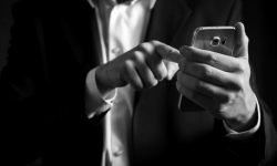 Policjanci ostrzegają przed spoofingiem. 75-latek z Wrocławia stracił 360 tys. zł!