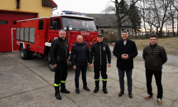 Strażacy-ochotnicy z Sieroszowa przekazali pojazd ratowniczo-gaśniczy dla Ukrainy