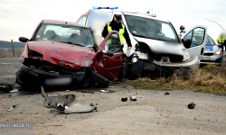 Zderzenie dwóch aut za Ciepłowodami. Kierowca fiata bez prawka i po narkotykach [foto][aktualizacja]