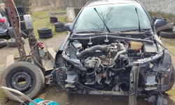 Kradł samochody wywożąc je lawetą z napisem „Autopomoc”. Policjanci zlikwidowali „dziuplę”