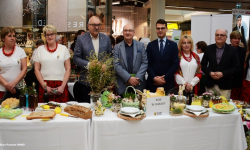 Koło Gospodyń Wiejskich w Laskach z drugim miejscem w konkursie na najpiękniejszą pisankę