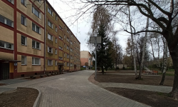 Zakończono i odebrano prace na podwórku przy ul. Głowackiego 5 w Ząbkowicach Śląskich
