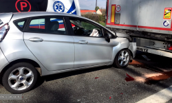 Zderzenie trzech pojazdów w Braszowicach. Krajowa ósemka zablokowana [foto]