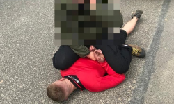 Dzierżoniowscy policjanci po pościgu zatrzymali 21-latka, który wcześniej okradł ząbkowicki market