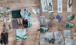 Włamał się do autobusu. Ukradł buty, latarkę, a nawet...nawilżane chusteczki