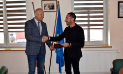 Przebudują trzy odcinki dróg w Przyłęku i Grochowej. Podpisano umowę z wykonawcą