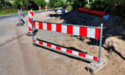 W Kluczowej trwa budowa chodnika wzdłuż drogi wojewódzkiej. Są utrudnienia w ruchu