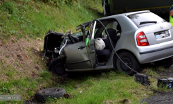 Zderzenie samochodu ciężarowego i osobówki za Mąkolnem. Droga zablokowana [foto] 