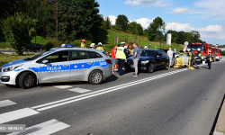 Zderzenie trzech aut przed przejściem dla pieszych w Bardzie [foto] [aktualizacja]