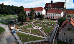 Zagospodarowanie terenów wokół dawnego opactwa pocysterskiego [video]