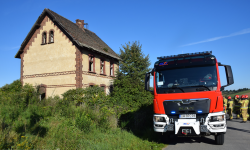 Pożar wewnątrz pustostanu w Służejowie [foto]