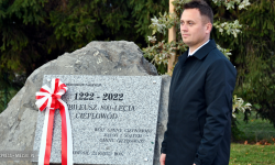 800-lecie wsi Ciepłowody. Odsłonięto pamiątkową tablicę [foto]