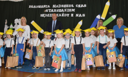 Pasowanie na starszaka w ZSP im. KEN w Bardzie