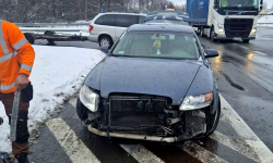Kolizja na skrzyżowaniu krajowej ósemki z ul. Legnicką [foto]