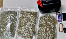 Miał w aucie ponad 7.5 tys. porcji marihuany, a w miejscu pracy amfetaminę w płynie. Trafił za kraty