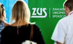 ZUS odchodzi od plastikowych legitymacji dla seniorów