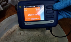 Wytwarzali metaamfetaminę w domowym laboratorium. Policjanci zlikwidowali linię produkcyjną [video]