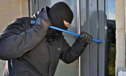 Wyjeżdżasz na ferie? Pamiętaj o zabezpieczeniu domu i mieszkania przed złodziejami