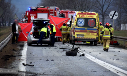 Zderzenie dwóch pojazdów na krajowej ósemce. Nie żyje 77-latek [foto] [aktualizacja]