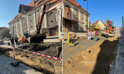 Po kilku miesiącach przerwy ruszył remont drogi wojewódzkiej w Henrykowie