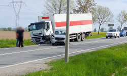 Zderzenie trzech aut na krajowej ósemce w Ząbkowicach Śląskich [foto]