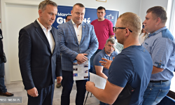 Protest rolników w Ząbkowicach Śląskich. Odwiedzili siedzibę posła Marcina Gwoździa