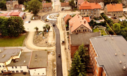 Na ul. Wojska Polskiego w Ziębicach powstaje już nowa nawierzchnia