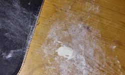 Wpadli, bo zakłócali ciszę nocną. Na stole mieli rozsypaną amfetaminę