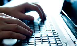 13-latka wystawiła na sprzedaż kurtkę. Padła ofiarą oszusta