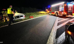 Ford w rowie na krajowej ósemce, jedna osoba w szpitalu