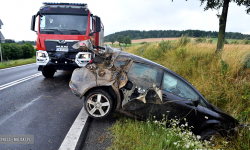 Osobówka wypadła z drogi na krajowej ósemce przed Szklarami [foto]
