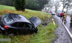 Seat wypadł z drogi na trasie Złoty Stok-Kłodzko [foto]