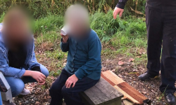 Starsza kobieta wyszła rano z domu i zgubiła się w polu kukurydzy. Odnalazł ją policjant