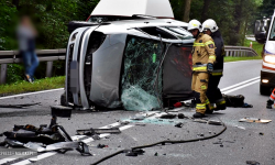 Zderzenie samochodu ciężarowego z osobówką między Złotym Stokiem a Kłodzkiem [foto] [aktualizacja]
