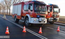 Zderzenie auta ciężarowego z pojazdem osobowym na zjeździe z krajowej ósemki w kierunku Tarnowa