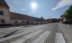 Od wymogów, przez  „zestresowane drzewa”, po kontrole. Droga w Henrykowie w końcu oddana do użytku