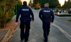 Przygotowania do „Dnia Wszystkich Świętych”. Policja radzi i przypomina