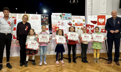 Laureaci konkursu plastycznego „Niepodległa 2023" nagrodzeni