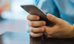 Uwierzyła, że wygrała w świątecznej loterii kilka tys. zł. Zamiast wygranej straciła 800 zł