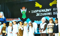 Jasełka w wykonaniu przedszkolaków z Kamieńca Ząbkowickiego