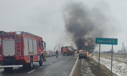 Pożar samochodu osobowego na drodze krajowej nr 8 w Ząbkowicach Śląskich [aktualizacja]