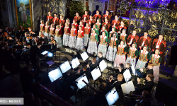 Zespół Pieśni i Tańca „Śląsk” kolędował w Bardzie [foto]
