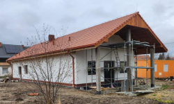 Budowa nowej swietlicy wiejskiej w Ożarach na „ostatniej prostej” 